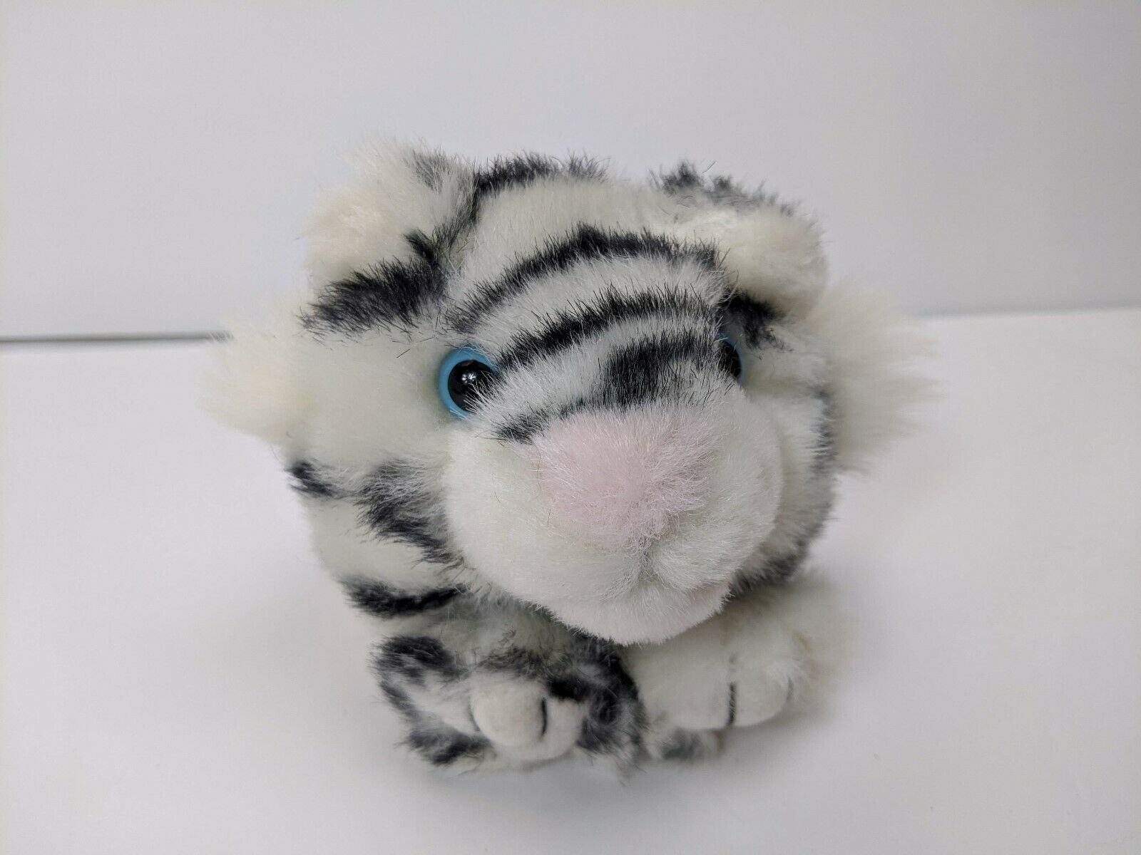 Swibco Puffkins Tasha The White Tiger 4" Ball Plush Stuffed Animal